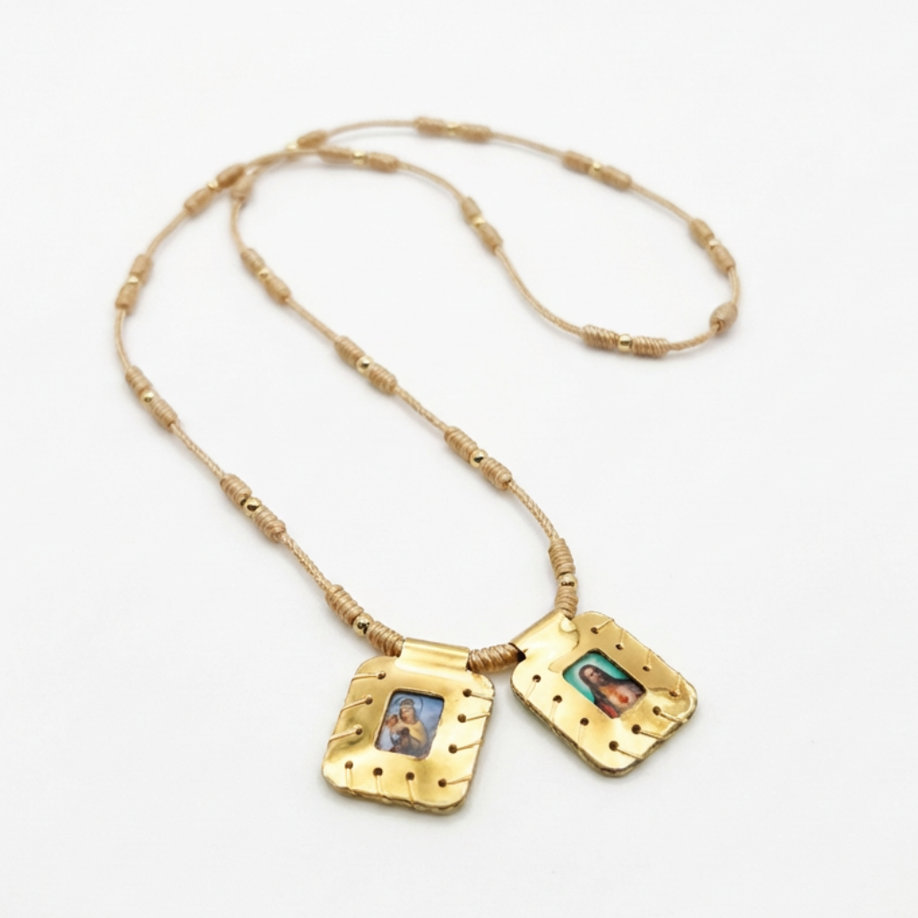 Escapulario Dorado de Protección